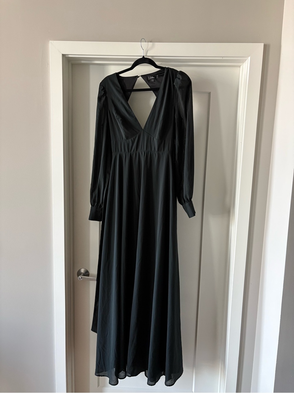 Lulu's Black Long Sleeve V-Neck Maxi Dress